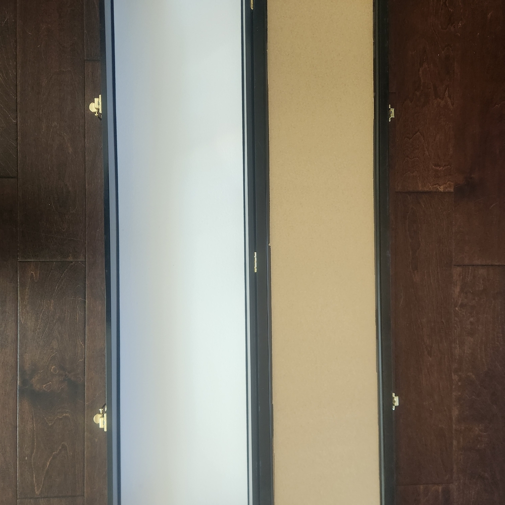 Single Rifle / Shotgun Wall Display Case Cabinet – Glass Front, Lockable, New